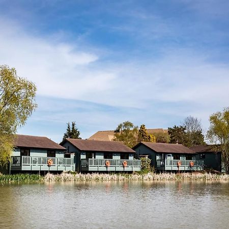 Villa The Vale Golf & Country Club Bishampton Esterno foto