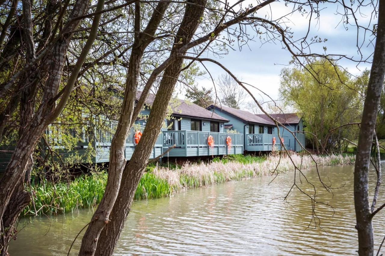 Villa The Vale Golf & Country Club Bishampton Esterno foto