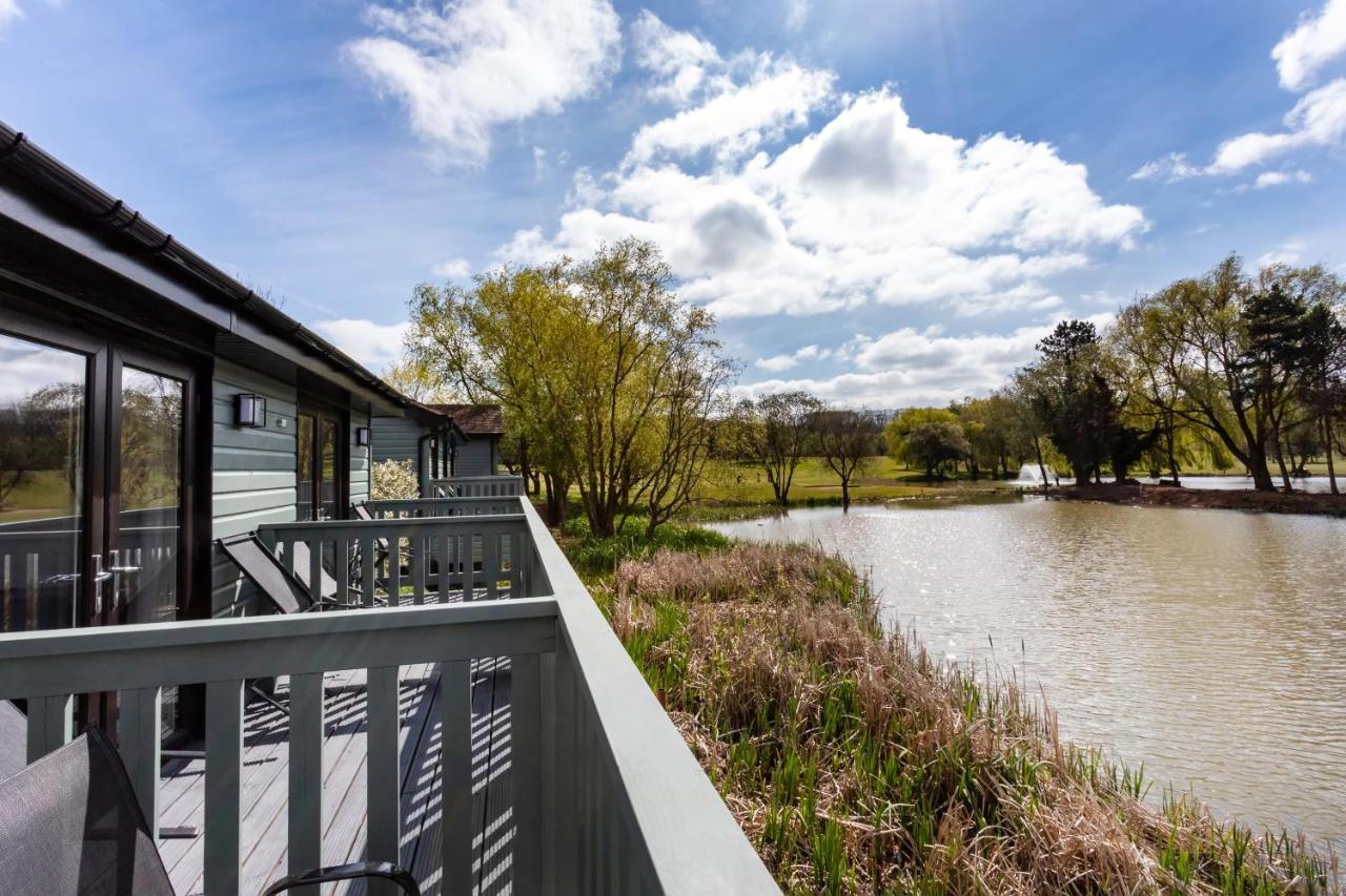 Villa The Vale Golf & Country Club Bishampton Esterno foto