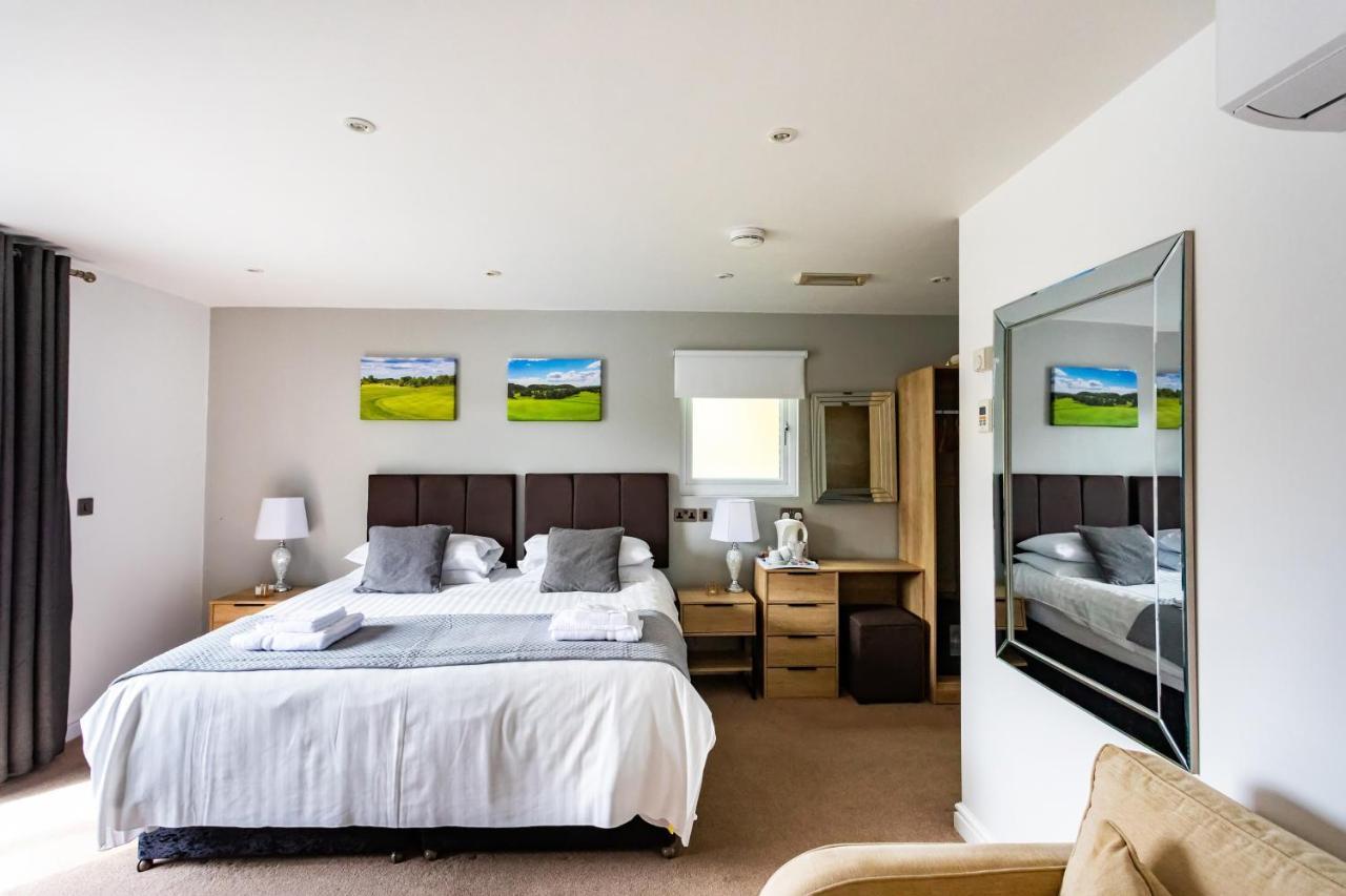 Villa The Vale Golf & Country Club Bishampton Esterno foto