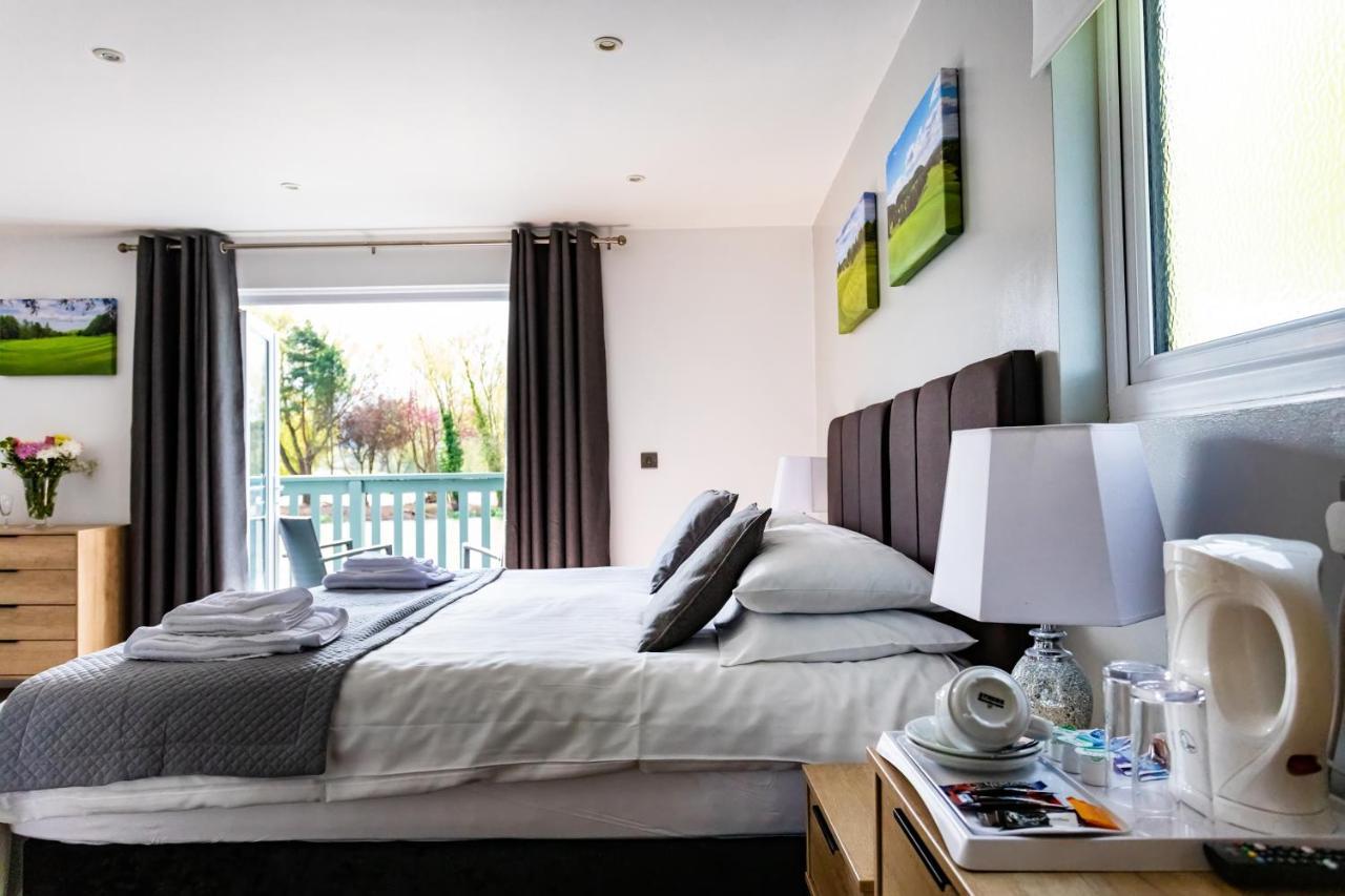 Villa The Vale Golf & Country Club Bishampton Esterno foto