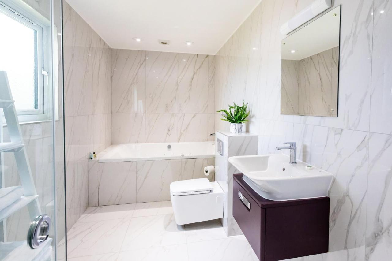 Villa The Vale Golf & Country Club Bishampton Esterno foto